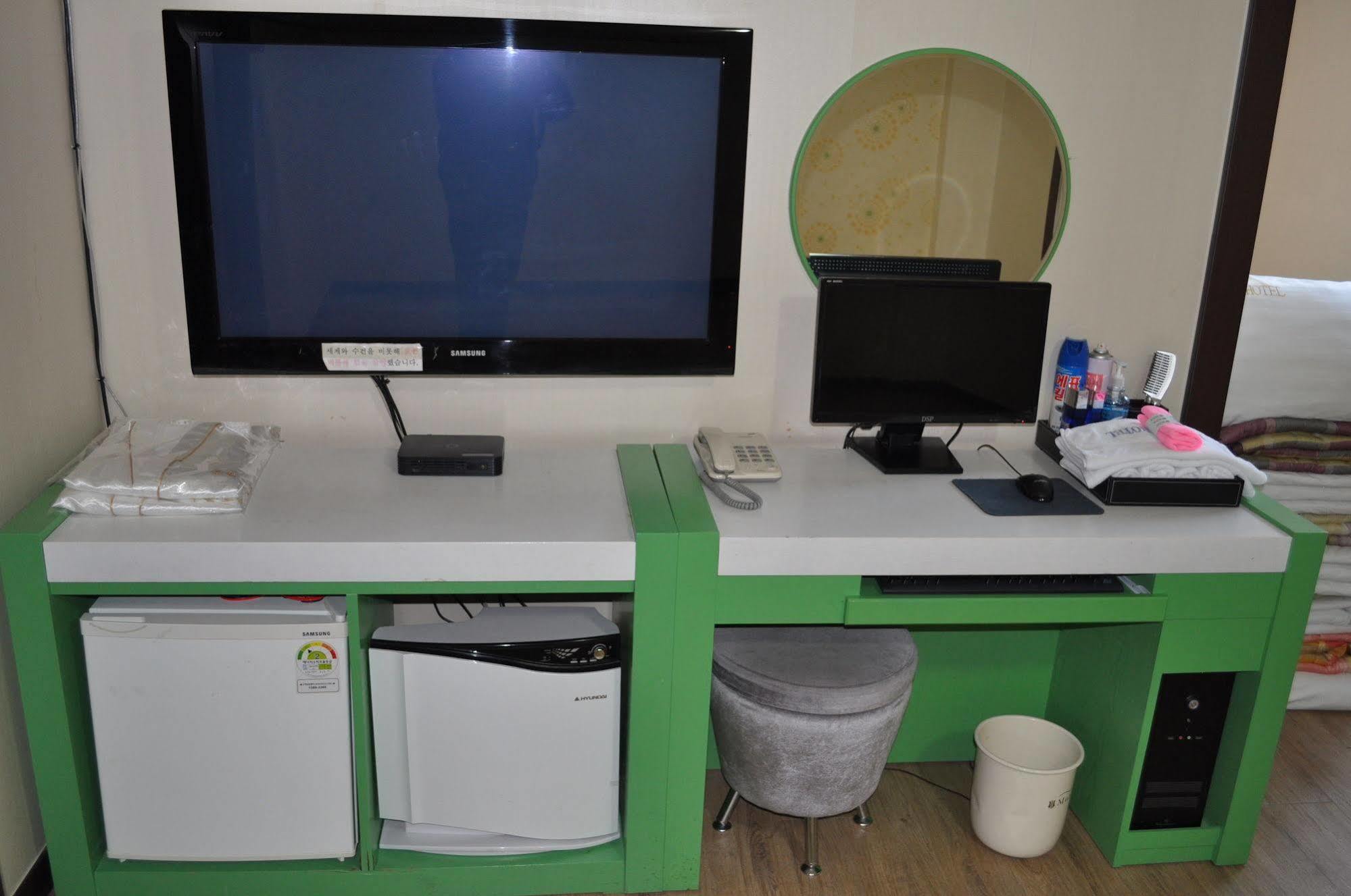 Goodstay Woosin Hotel جيونجو المظهر الخارجي الصورة