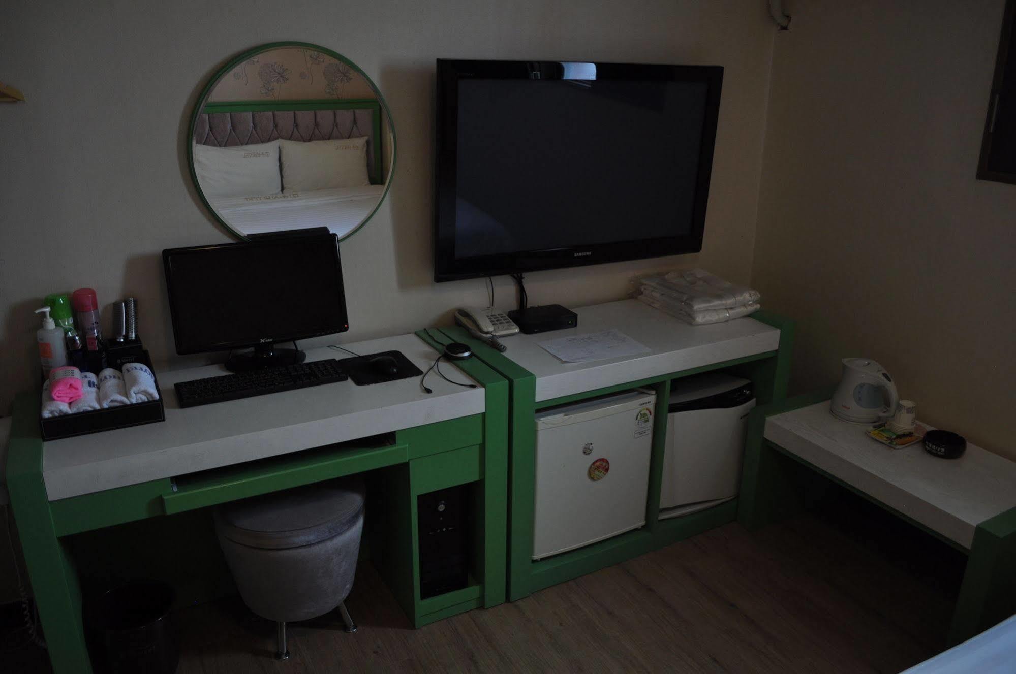 Goodstay Woosin Hotel جيونجو المظهر الخارجي الصورة