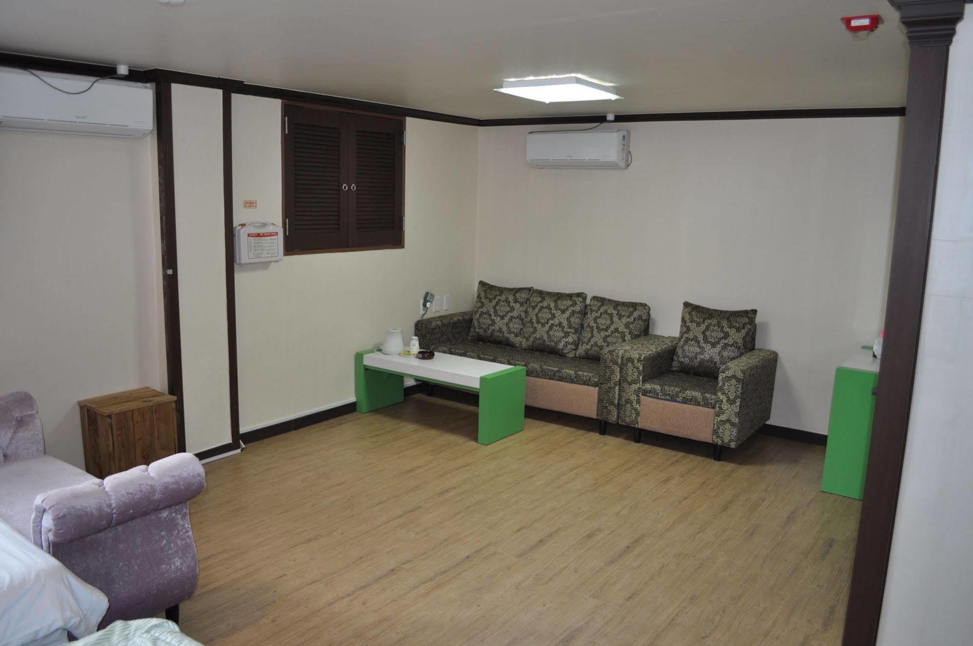 Goodstay Woosin Hotel جيونجو المظهر الخارجي الصورة