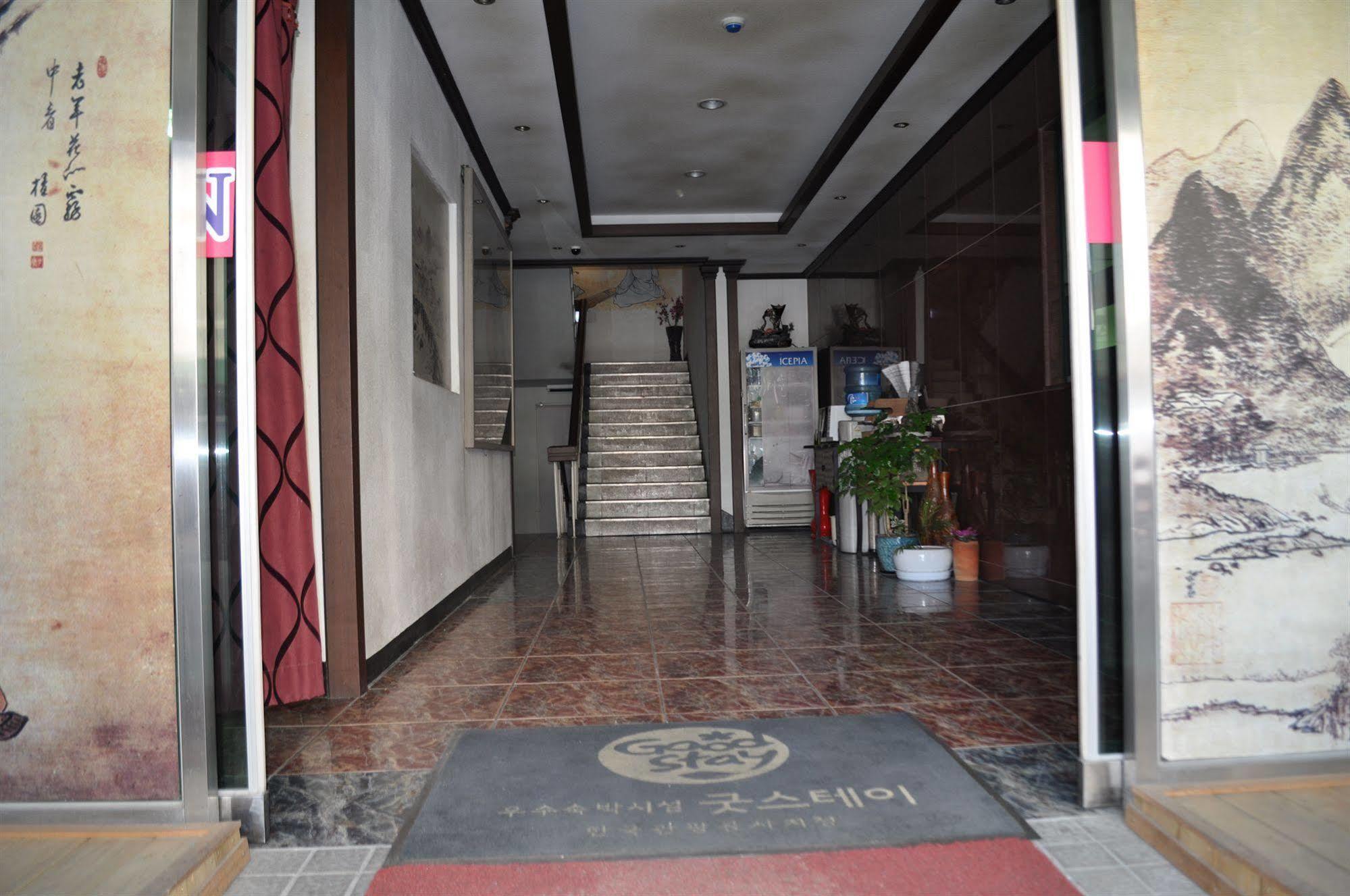 Goodstay Woosin Hotel جيونجو المظهر الخارجي الصورة